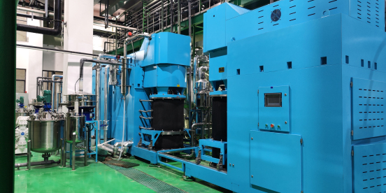 大型400L立式砂磨机现场